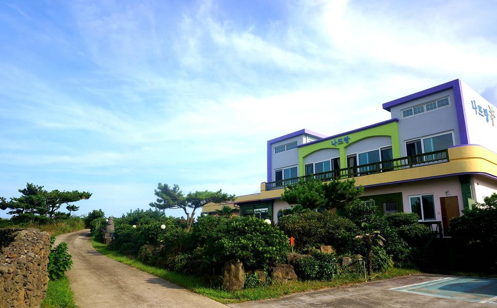 Nattrang Pension Чеджудо Экстерьер фото