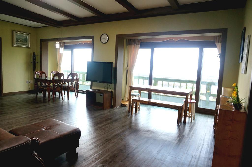 Nattrang Pension Чеджудо Экстерьер фото