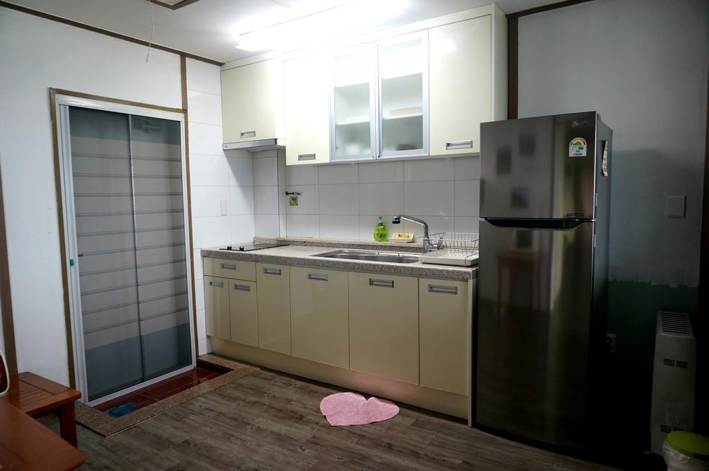 Nattrang Pension Чеджудо Экстерьер фото