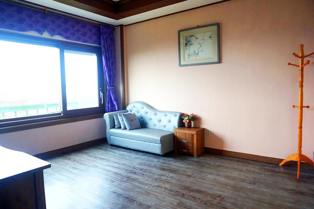Nattrang Pension Чеджудо Экстерьер фото